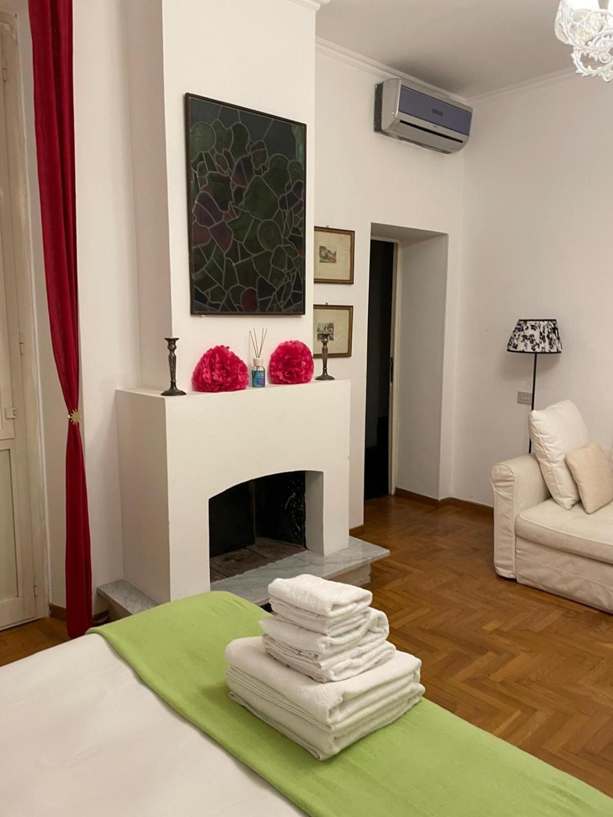 Elegant apt-typical Roman Palazzina Pz Alessandria Exterior foto